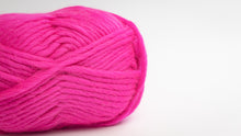 Load image into Gallery viewer, giant merino wool