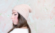 Load image into Gallery viewer, Beginner Knitting Kit, Super Chunky hat kit, knitting kit for beginners, Chunky knit beanie kit, Christmas gift