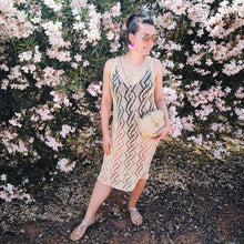 Load image into Gallery viewer, Straw Crochet Crossbody Bag, Straw Beach Purse, Natural Raffia Clutch, Vegan boho handbag, Crochet bohemian Festival bag