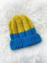 Load image into Gallery viewer, Knitting Kit for Beginner, Blue Knit hat kit, beginner knitting kit, Knitting tool kit for beginners, Chunky yarns kit, Big merino wool kit