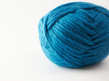 Load image into Gallery viewer, bulky merino wool yarn