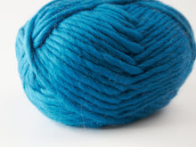Load image into Gallery viewer, super chunky merino wool yarn