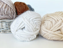 Load image into Gallery viewer, merino wool yarn