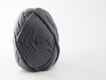 Load image into Gallery viewer, bulky merino wool yarn